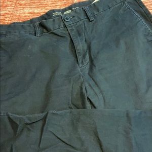 Men’s Ultimate Slim Lived-in khakis